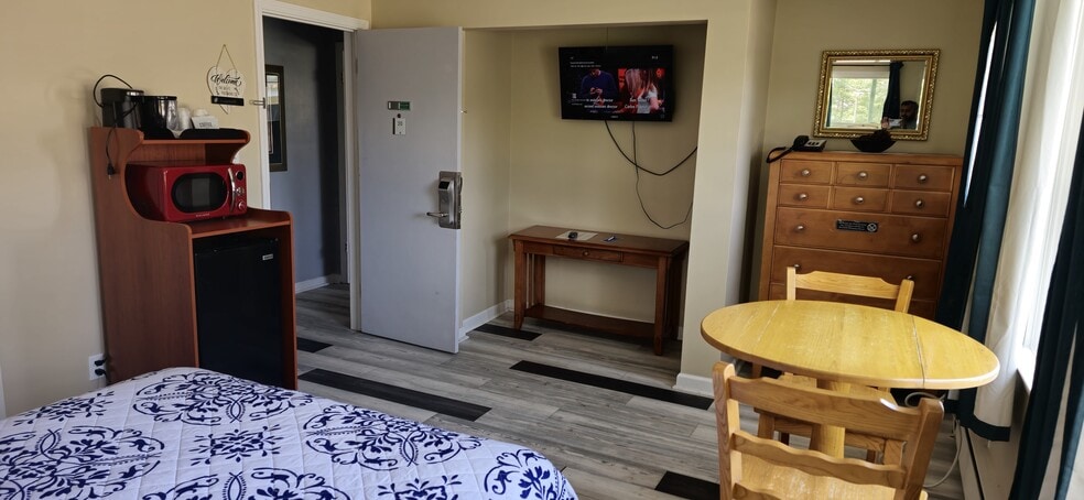 More Photos Of 3111 N US 23, Oscoda Hotel For Sale