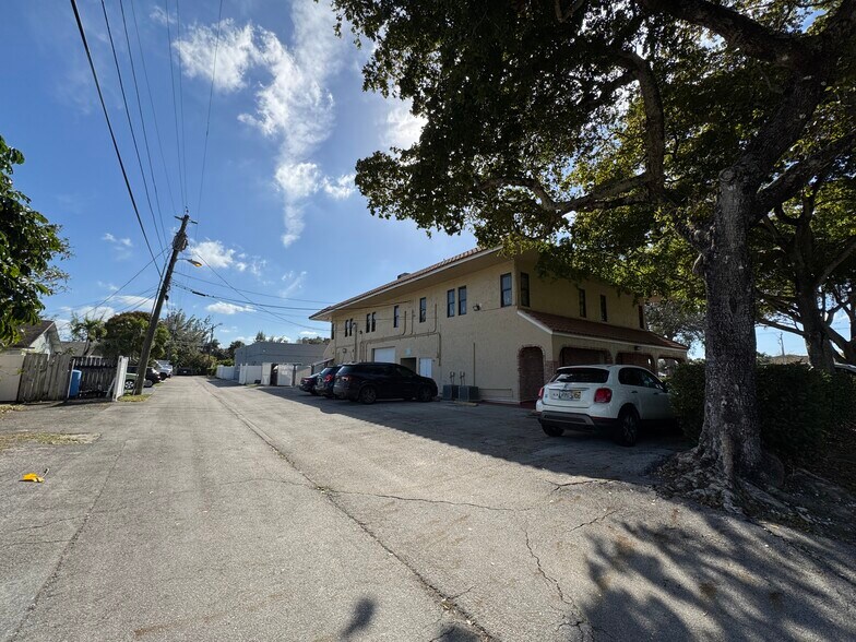More Photos Of 7710 NW 56th Way, Pompano Beach Storefront Retail Residential For Lease