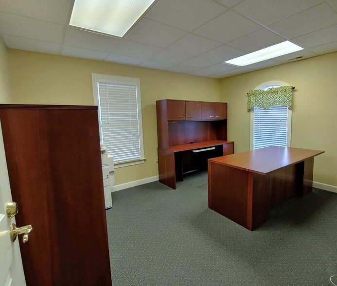 More Photos Of 1836 Eastchester Dr, High Point Office For Sale