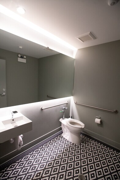 More Photos Of 2753 W Fullerton Ave, Chicago Apartments For Lease