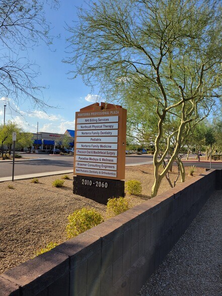 More Photos Of 2060 W Whispering Wind Dr, Phoenix Medical For Lease