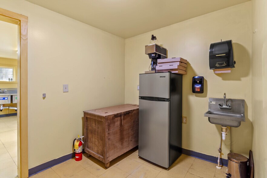 More Photos Of 54 S Main St, Magnetic Springs Restaurant For Sale