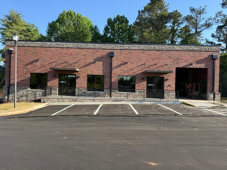 More Photos Of 11281 Highway 92, Woodstock General Retail For Lease