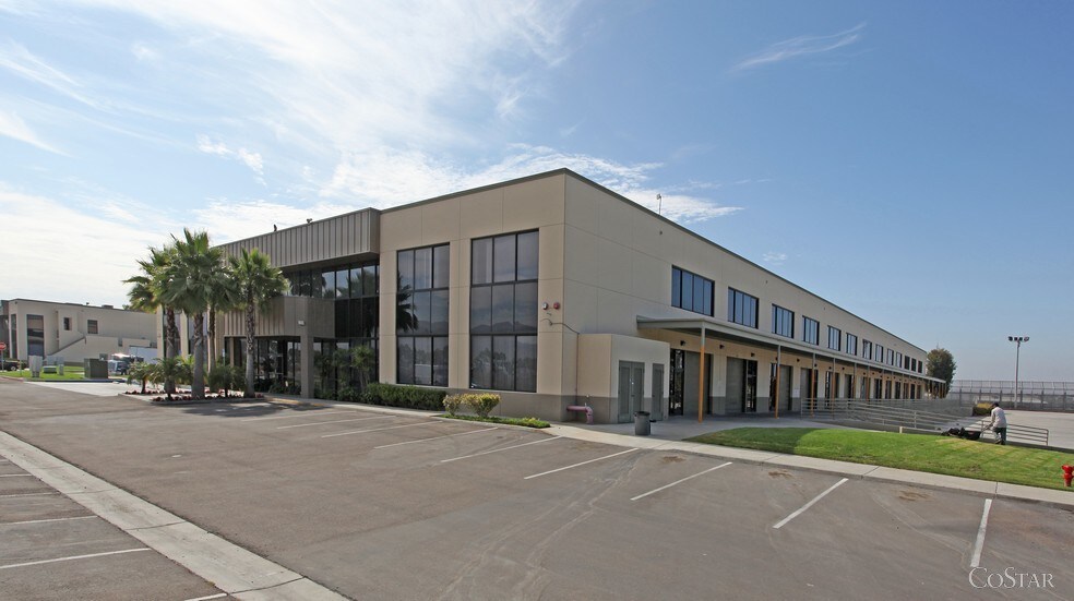 More Photos Of 10065 Via De La Amistad, San Diego Distribution For Lease