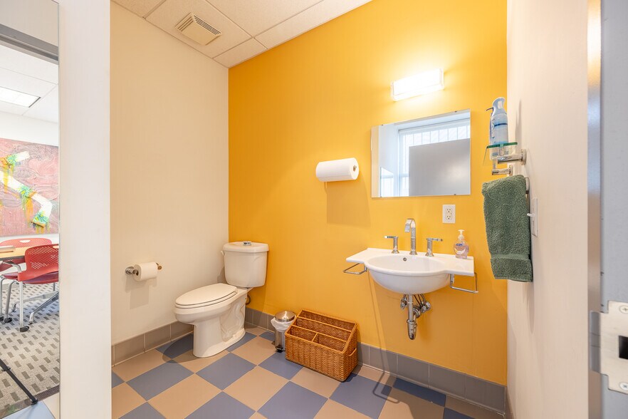 More Photos Of 8950 127th St, Richmond Hill Warehouse For Sale