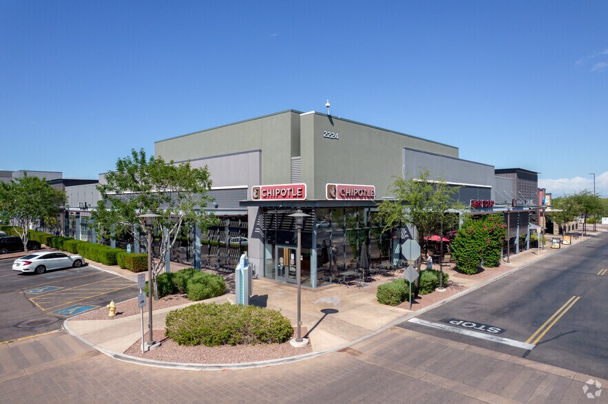 More Photos Of 2716-2810 S Market St, Gilbert Unknown For Lease