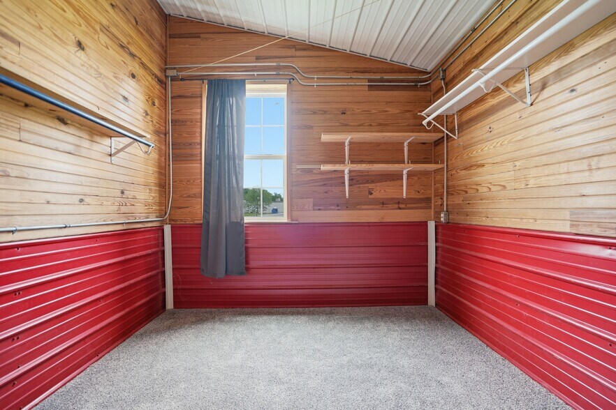 More Photos Of 113 S Wilder St, Chouteau General Retail For Sale