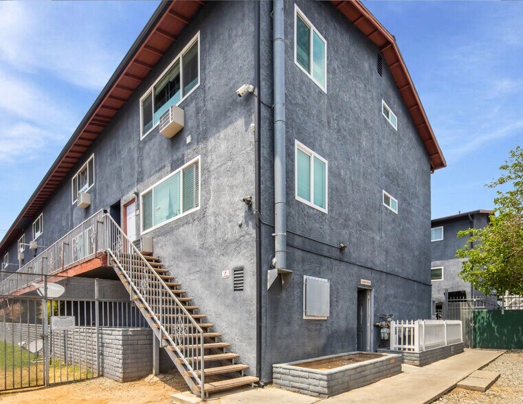 More Photos Of 2202-2208 Michigan Ave, Los Angeles Apartments For Sale