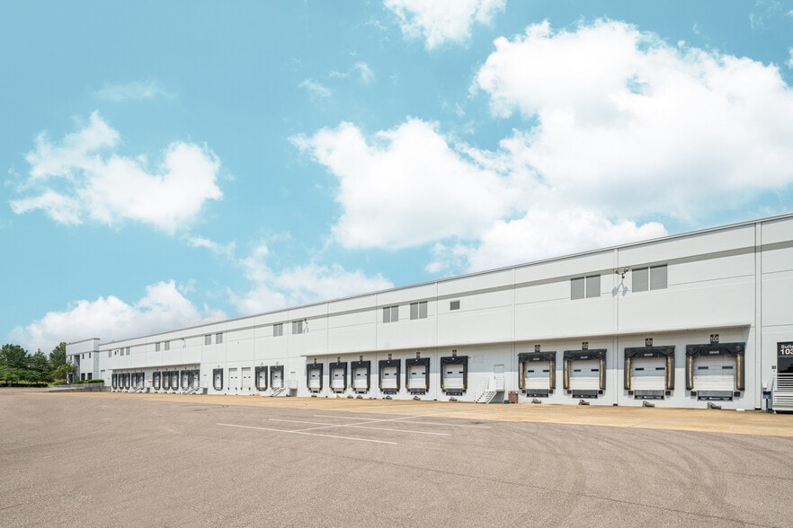 More Photos Of 5300 Hickory Hill Rd, Memphis Distribution For Lease