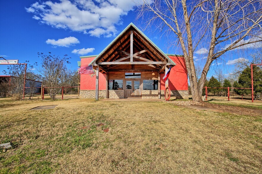 More Photos Of 1374 State Hwy 71, Bastrop Flex For Lease