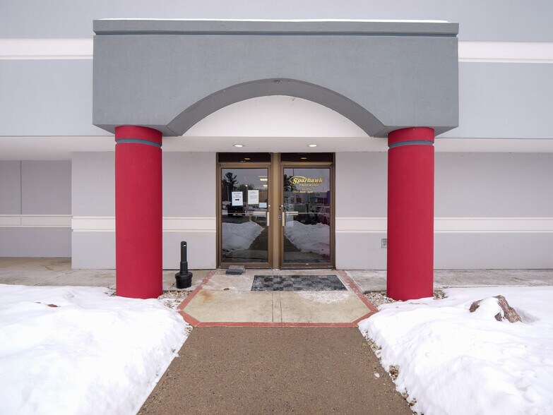 More Photos Of 2321 W Grand Ave, Wisconsin Rapids Office For Sale