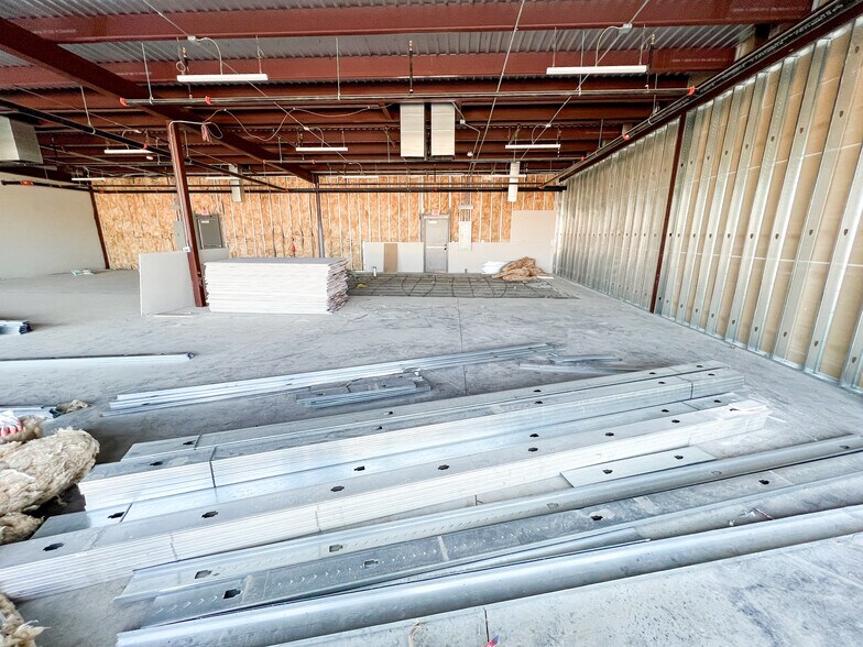 More Photos Of 900 E Florida Ave, Midland Storefront For Lease