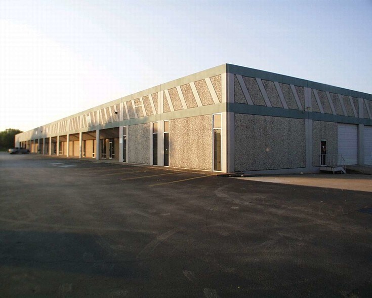 More Photos Of 4731 Darien St, Houston Unknown For Lease