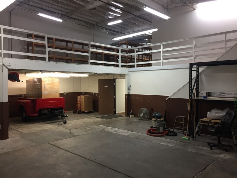 More Photos Of 245 Fischer Ave, Costa Mesa Light Manufacturing For Lease