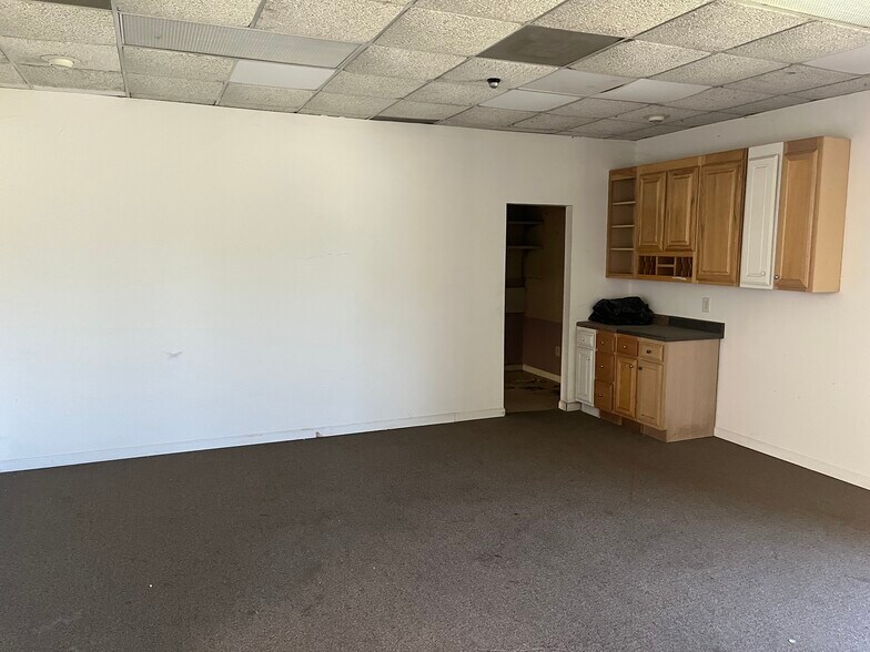 More Photos Of 9479 S Main St, Jonesboro Manufacturing For Lease