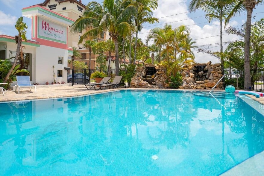More Photos Of 648 Poinsettia Ave, Clearwater Beach Hotel For Sale