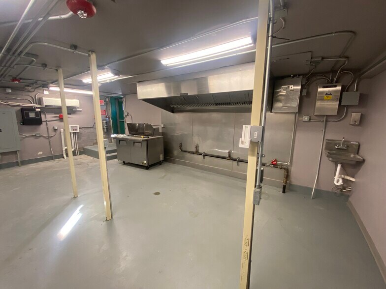 More Photos Of 220 S Campbell Ave, Springfield Storefront Retail Office For Sale