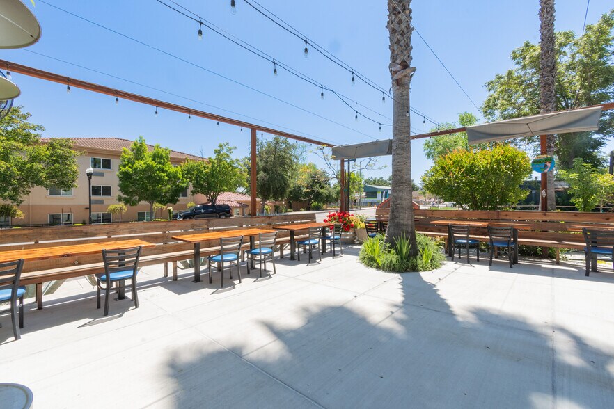 More Photos Of 2927 Spring St, Paso Robles Restaurant For Sale