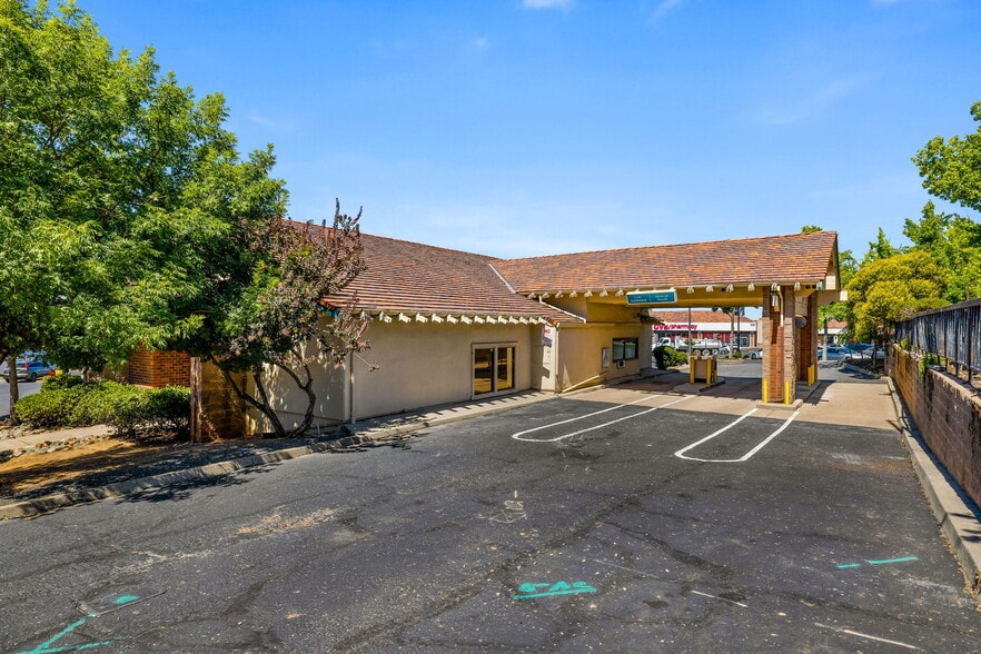 More Photos Of 3970 Missouri Flat Rd, Placerville Bank For Lease