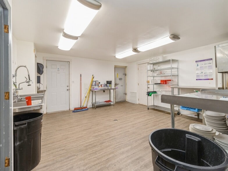 More Photos Of 6008 W Lincoln Way, Ames Restaurant For Sale