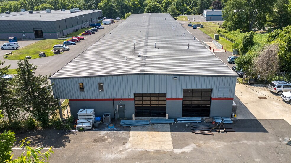 More Photos Of 1850 County Line Rd, Huntingdon Valley Warehouse For Lease