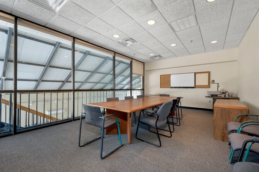 More Photos Of 41 Simon St, Nashua Flex For Lease