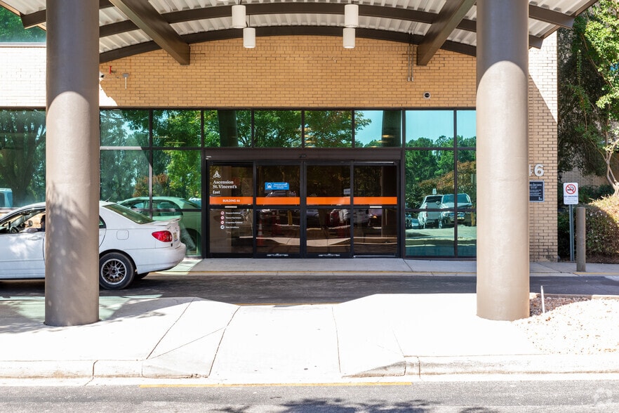 More Photos Of 46-52 Medical Park Dr E, Birmingham Unknown For Lease