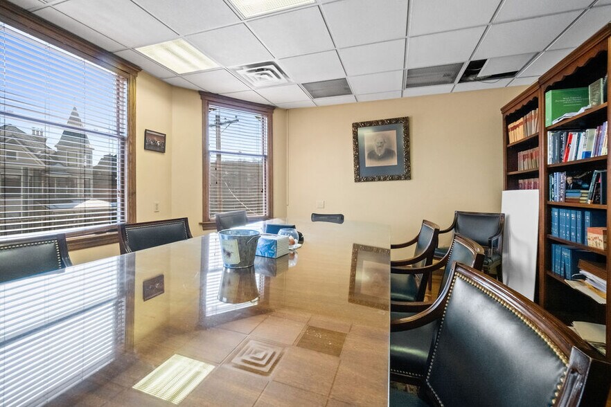 More Photos Of 1337 Virginia St, Charleston Office For Sale