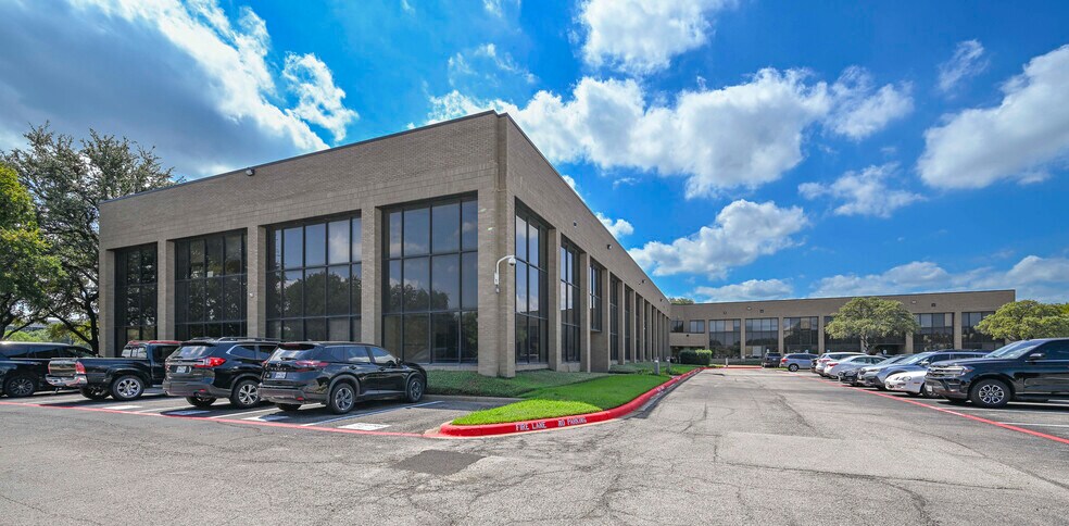 More Photos Of 8615 Freeport Pky, Irving Office For Lease