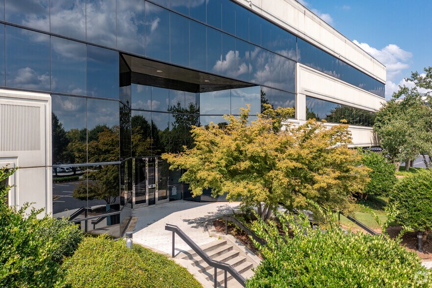 More Photos Of 3555 Koger Blvd, Duluth Office For Lease