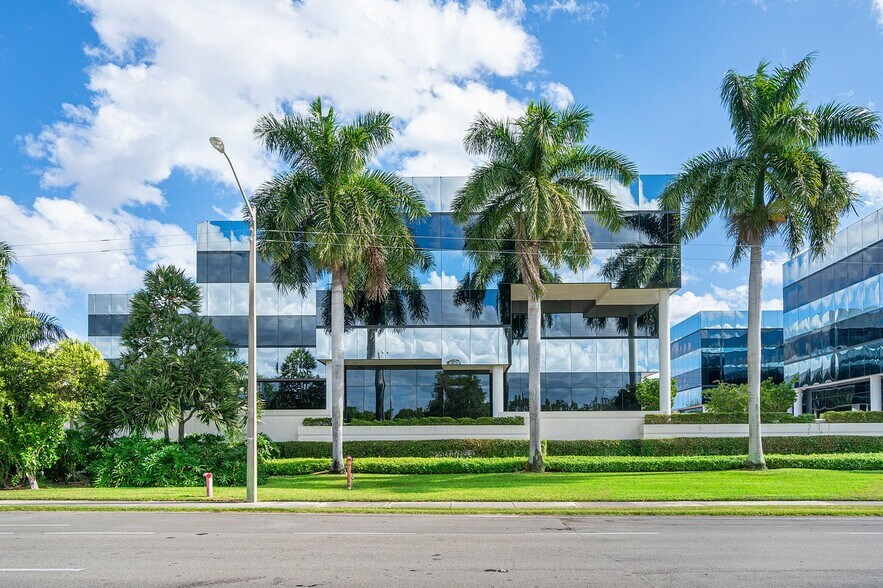 More Photos Of 4800 N Federal Hwy, Boca Raton Medical For Sale