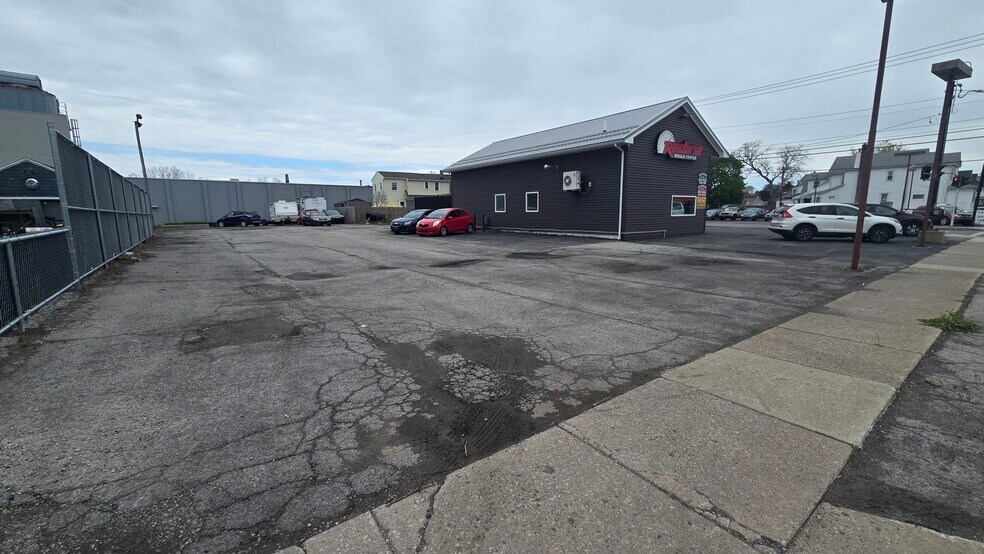 More Photos Of 397 West Ave, Lockport Auto Dealership For Lease