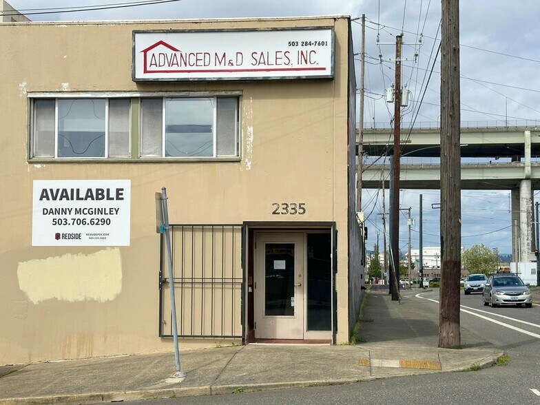 More Photos Of 2335 N Clark Ave, Portland Warehouse For Lease