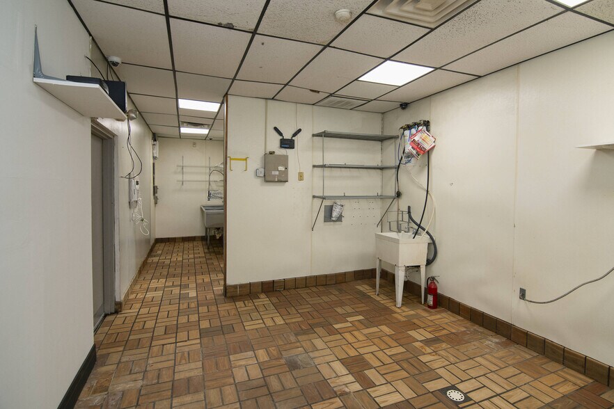More Photos Of 1931 Alta Dr, Alderson General Retail For Sale