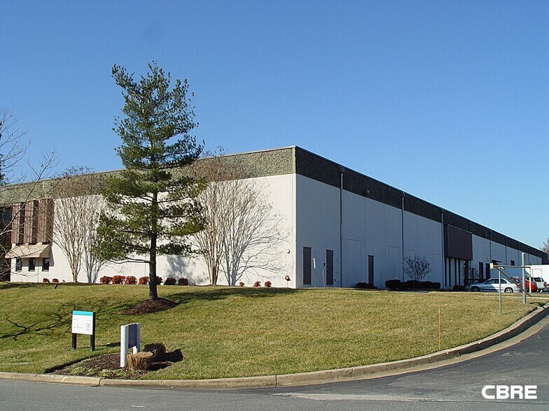 More Photos Of 7222 Parkway Dr, Hanover Service For Lease