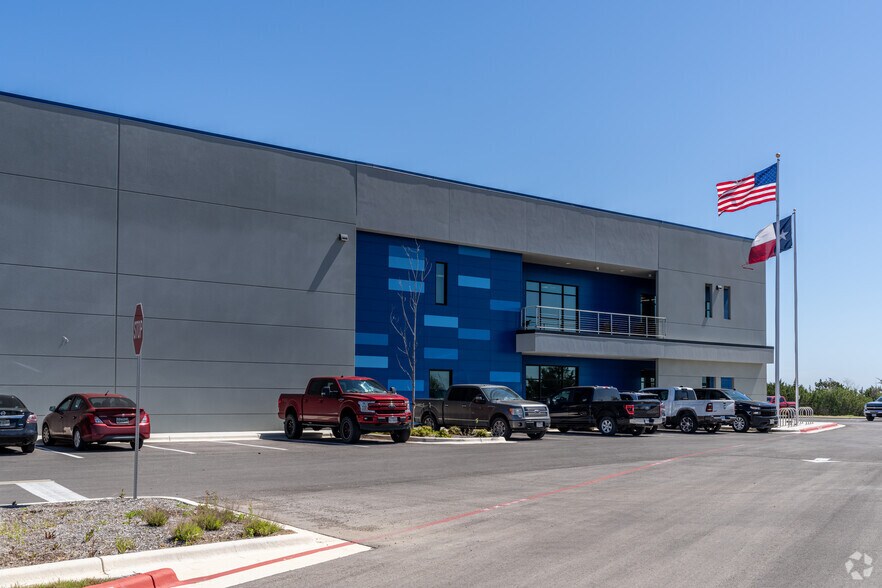 More Photos Of 15508 Impact Way, Pflugerville Warehouse For Lease