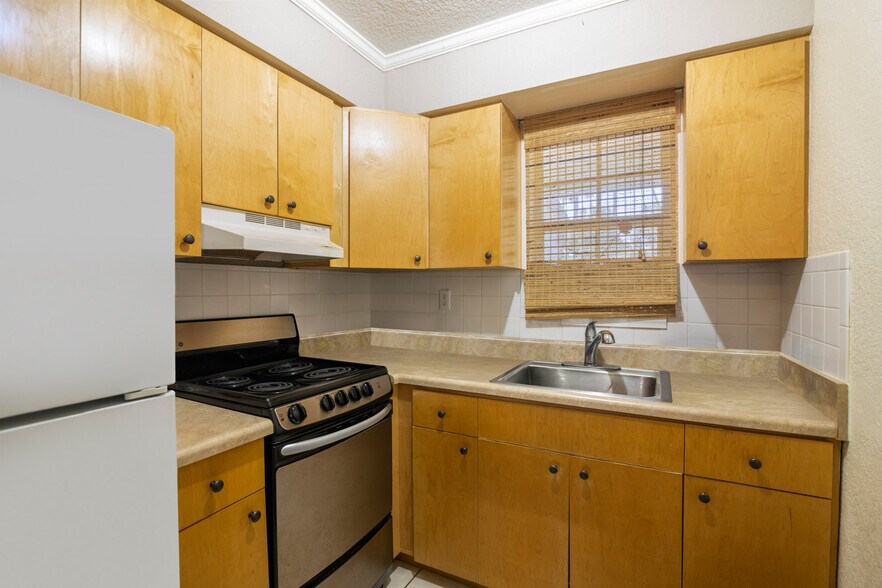 More Photos Of 5230 NE 14th Way, Fort Lauderdale Apartments For Sale