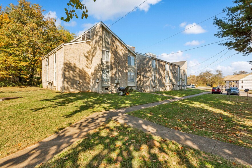 More Photos Of 1001 W 9th St, Russellville Apartments For Sale