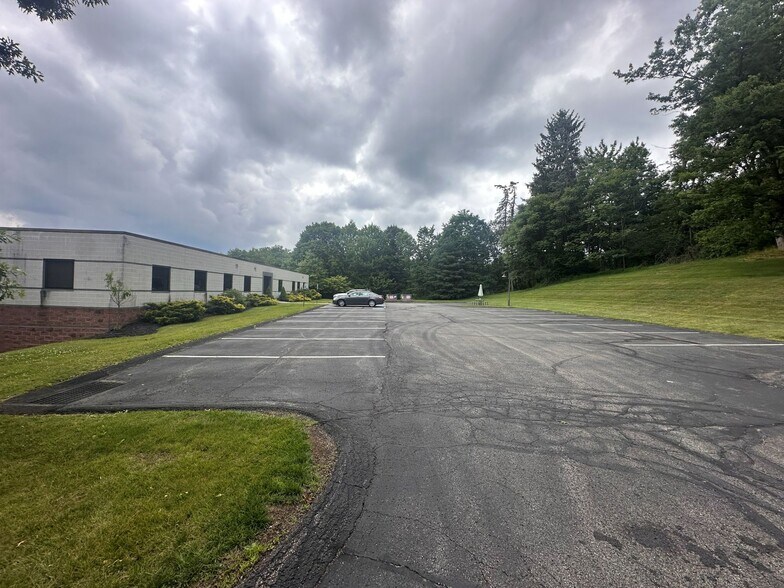 More Photos Of 4378 Craighead Rd, Allison Park Office For Lease