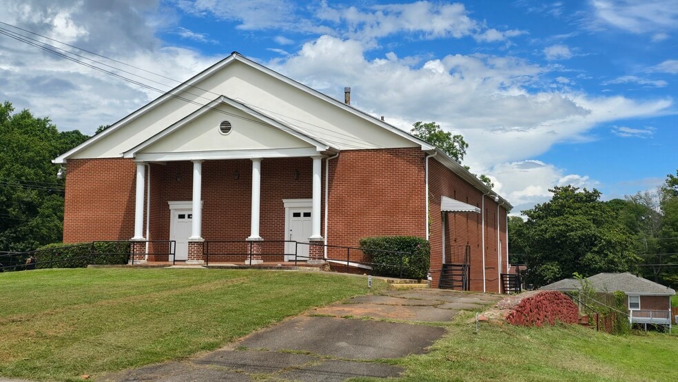 Primary Photo Of 3300 Old Jonesboro Rd, Hapeville Religious Facility For Sale