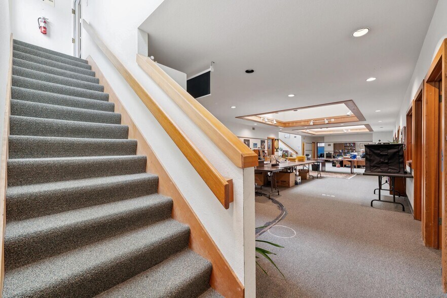 More Photos Of 390 Ashton Ave, San Francisco Office For Sale