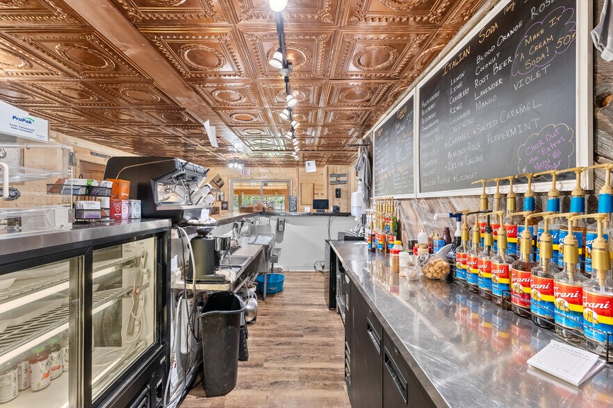 More Photos Of 17460 County Road 501, Bayfield Restaurant For Lease