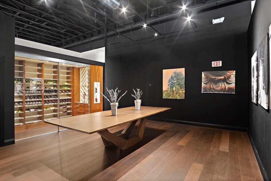 More Photos Of 47 Newbury St, Peabody Freestanding For Lease