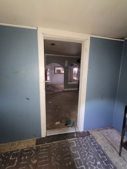 More Photos Of 1823 W 8th St, Muncie Multifamily For Sale