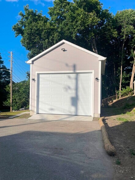 More Photos Of 33 Main St, Albion Medical For Lease