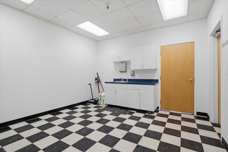 More Photos Of 41-57 W Guest Ave, Salt Lake City Warehouse For Sale