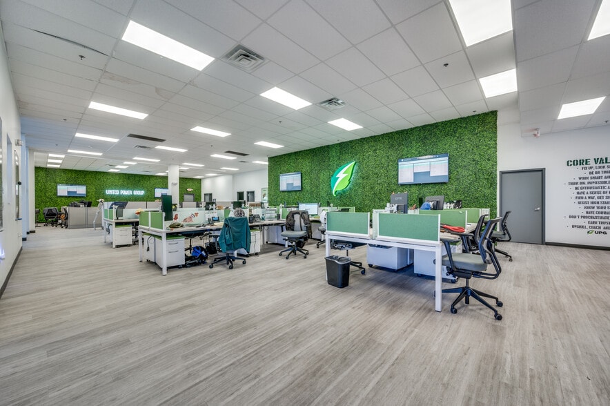 More Photos Of 720 E State Highway 121 Byp, Lewisville Warehouse For Sale