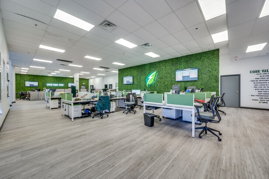 More Photos Of 720 E State Highway 121 Byp, Lewisville Warehouse For Sale