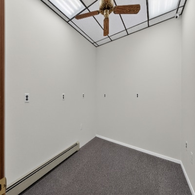 More Photos Of 521 Valley Brook Ave, Lyndhurst Office For Sale