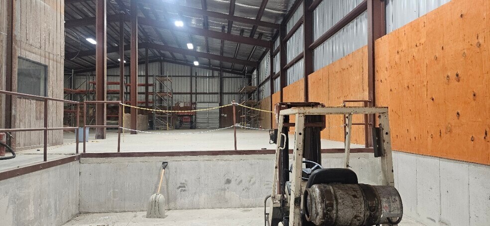 More Photos Of N7160 Raceway Rd, Beaver Dam Flex For Sale